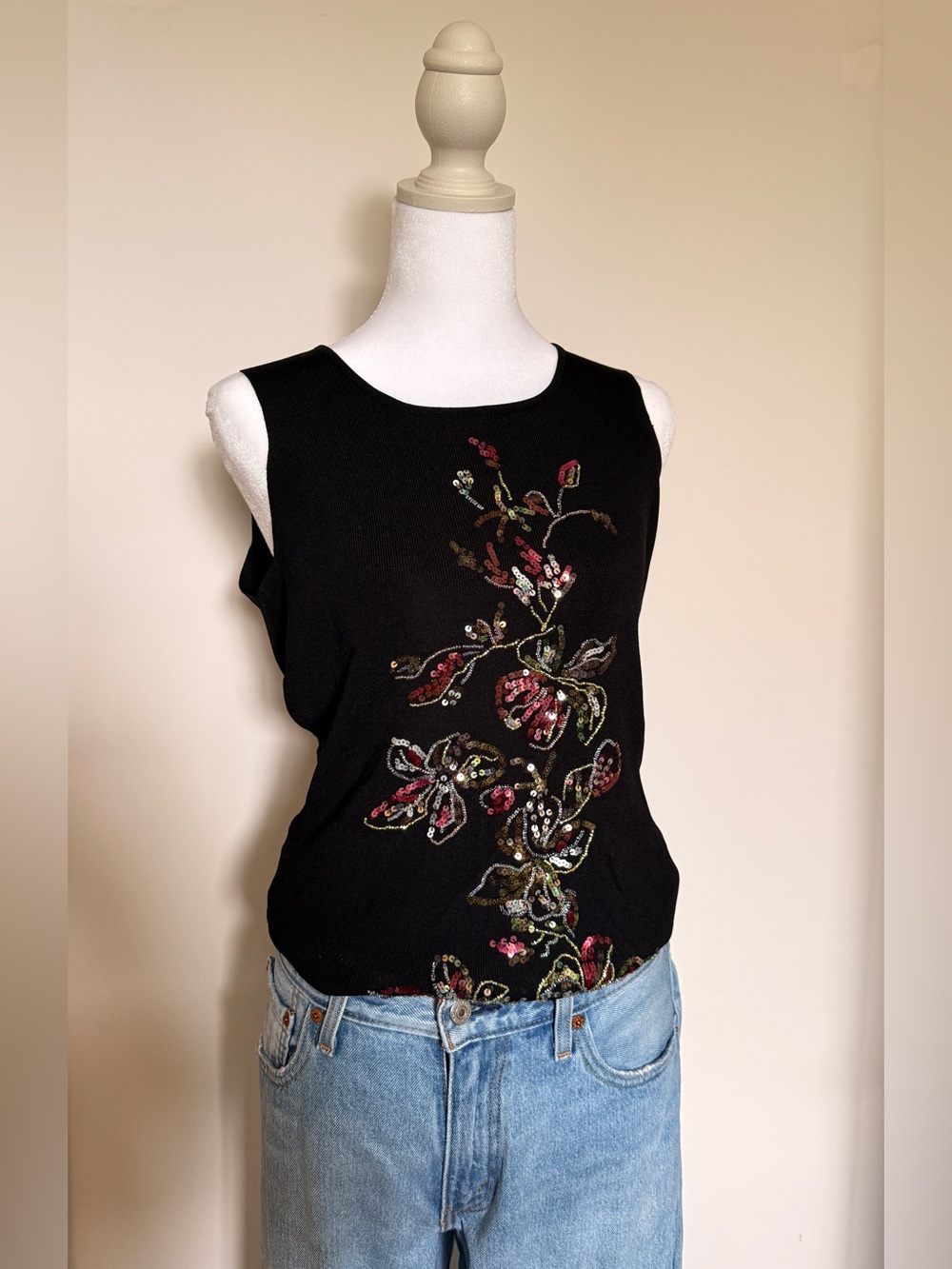 Laura Black Sleeveless Floral Sequin Embellished Top
